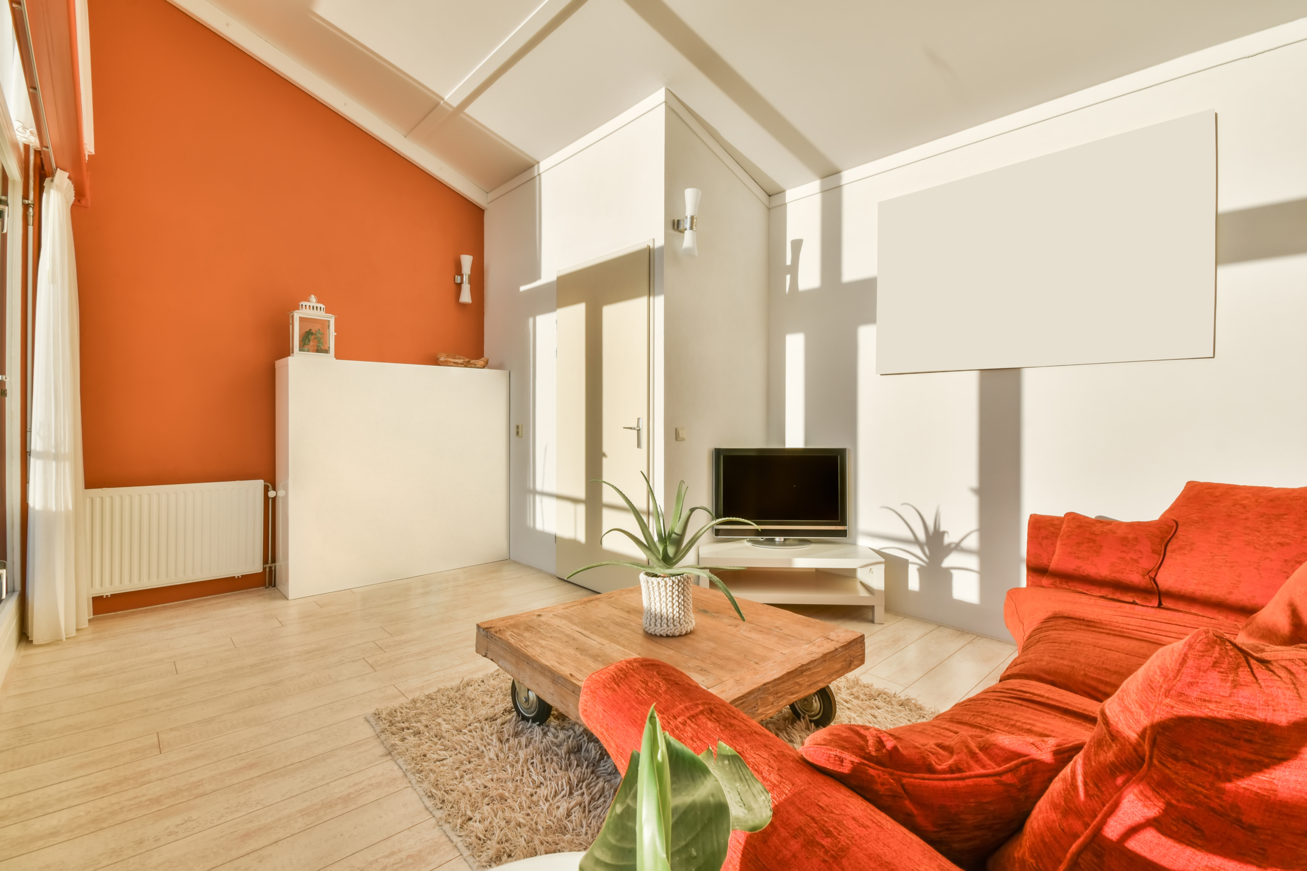 Agente inmobiliario realizando una valoración de vivienda en Villaviciosa de Odón